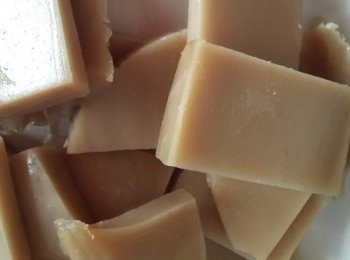 step1: 將大塊年糕切成適合的大小