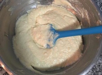 step8: 麵糊拌勻後，烤箱預熱到170-180度。