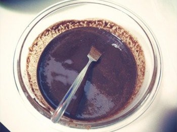 step2: 微波後取出攪拌均勻~~像巧克力醬:)