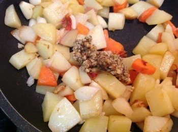 step3: 蒜末、堅果醬