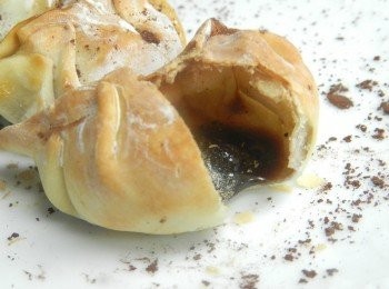 step3: 綿花糖與巧克力融合為一~真是你濃我濃......