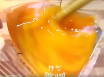 step1: 把所有材料拌勻③。
Mix all the ingredients, sauce and seasonings well③.