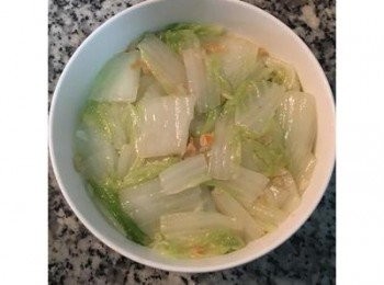 step4: 取一個較大的飯碗，用夾子把白菜都鋪進碗裡略壓緊。
