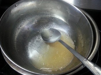 step11: 魚膠粉10g加凍開水40g攪勻再用熱水座溶