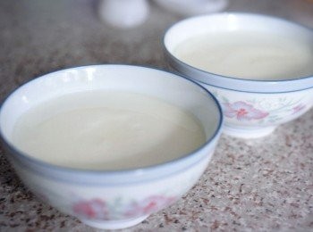 step5: 用中大火隔水蒸十分鐘，然後關火，不要打開鍋蓋，靜置十分鐘。然後才拿開鋁箔紙，冷熱享用均可