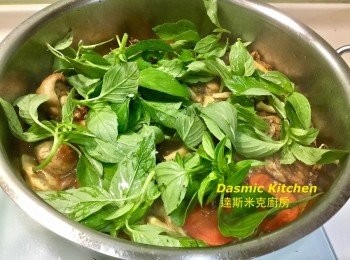 step9: 加入紅辣椒、<span class="group_3">調味料</span>混合