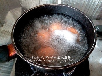 step6: 再用煮銀芽的水烚雞蛋 , 用中火煮15分鐘