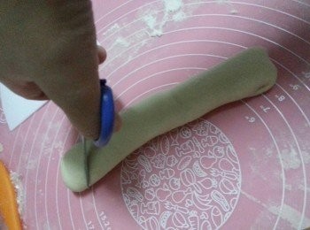 step4: 剪成麥穗款, 做第二次發酵.