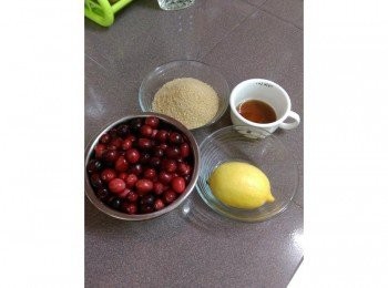 step2: 把材料準備好，檸檬榨汁備用