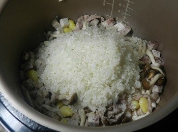 step5: 加入洗淨的米三杯