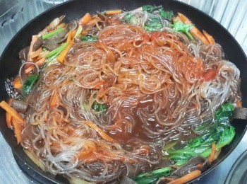 step5: 再下粉絲及所有調味料拌勻