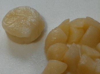 step1: 帶子解凍切粒用醃料醃15分鐘。炒熟待降溫。
醃料:
鹽、胡椒粉少許。