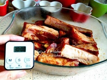 step9: 醃左一日的金沙骨取出靜待30分鐘