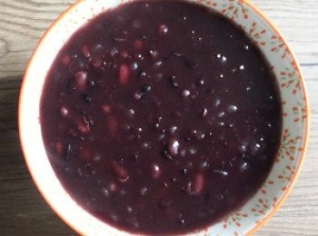 step6: 電鍋跳起後等待30分鐘後即可開鍋享用囉～食用前也可以加入鮮奶或者煉乳、芋泥來增添風味喔～