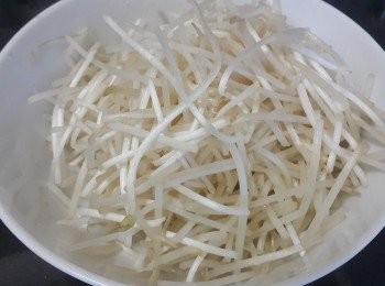 step5: 銀牙，浸洗20分鐘，再隔乾水份備用