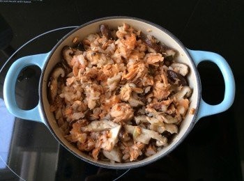 step3: 完成後用木筷子攪拌鍋內所有材料便可以直接上枱了!