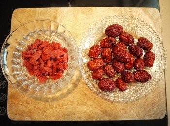 step7: 枸杞、紅棗洗淨備用