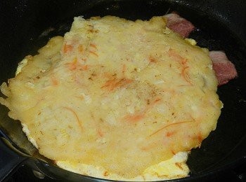 step7: 鋪上煎好的高麗菜餅