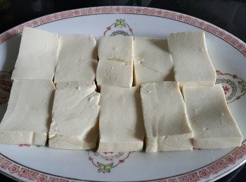 step1: 將豆腐切件擺放好