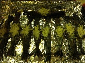 step4: 再放芝士和香草，預熱焗爐200度