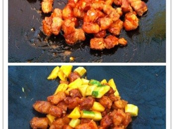 step4: 將鍋里多余的油分盛起，剩下大約一匙，倒入蒜蓉爆香然後加入番茄醬，炸好的花肉和食水炒翻大約3分鐘。最後就是倒入鳳梨和黃瓜炒翻即可上座~