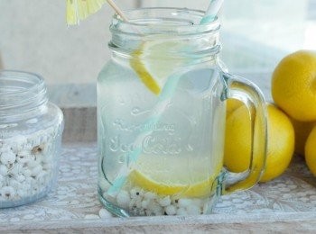 step2: 再加冰糖調味，享用時加入檸檬片享用