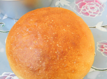 step9: 烤箱上下火，170度，烘烤20分鐘左右。烤好取出脫模晾涼。