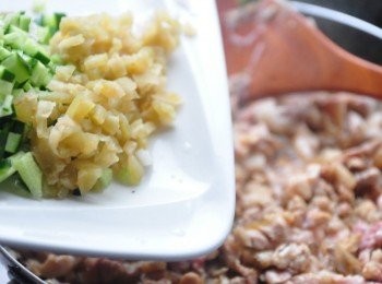 step6: 接著放入醃瓜丁均勻拌炒約5分鐘