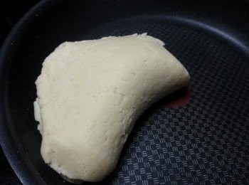 step10: 炒至蓮蓉光滑即可