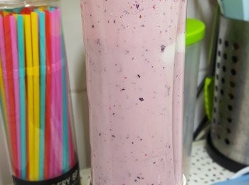 step5: 將所有材料攪拌至成水果乳酪。