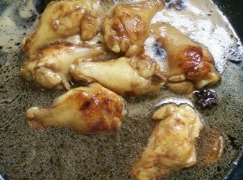 step4: 加水大火煮開，中火煮二十分鐘。