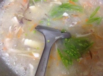 step5: 下甜豆絲，塩調味、芶薄芡