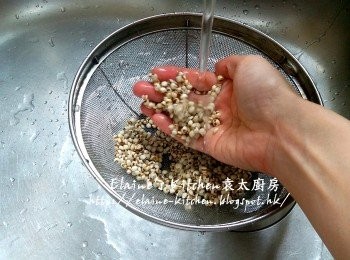 step1: 生薏米用水沖一沖洗及瀝乾 , 甘旬洗淨連皮切件