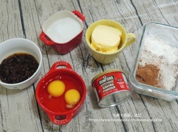 step1: 準備好<span class="group_1">食材</span>。前一天先將萊姆酒漬葡萄乾準備好（泡了一天的葡萄乾風味較好）