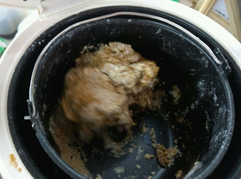 step3: 發到2.5倍大，可用粘了面的手戳一下，不回縮不塌陷即可。