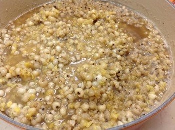 step2: 加入冬瓜霜煮至溶解，蓋上鍋蓋繼續悶