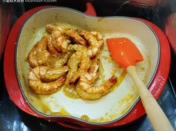 step1: 急凍大蝦, 開半去蝦腸, 洗淨吸乾水
