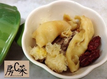 step4: 將所有材料放入燉盅, 加熱水至8分滿