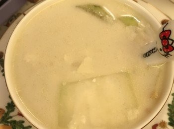 step4: 加入腐皮再煲15分鐘,煲到腐皮全溶便飲得啦!