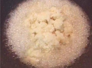 step8: 接著炒香蒜頭！