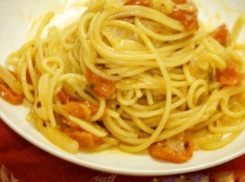 step3: 煮至意粉軟身，湯汁收乾，加入芝士拌勻即成