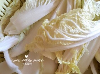 step1: 津白/娃娃菜洗淨後切成長段及瀝乾水份