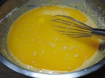 step6: 最後倒入融化的奶油拌勻