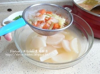 step9: 再將牛肉湯的湯渣隔去