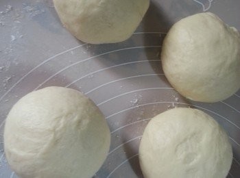 step6: 將粉糰平均分成四份