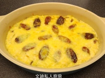 step3: 先蒸十分鐘後倒去豆腐水鋪上芝士用爐温250度焗15分鐘再決定是否需加時。