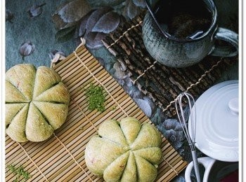 step8: 放進已預熱焗爐180.c焗約15-16分鐘