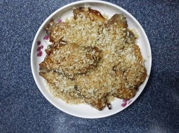 step8: 將炒好的風沙料舖於<a href="https://bit.ly/3zHU5V3" target="_blank" data-keyword="雞翼" class="guide-link"><strong>雞翼</strong></a> <span style="display:inline-block;vertical-align:middle;margin-top:-3px;color:initial;border-radius:3px;padding:2px 3px;font-size:12px;line-height:14px;background:#87d300;color:#fff;">即買</span> 面即成 ！