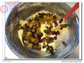 step6: 加入雜果乾拌勻。