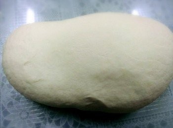 step1: 麵粉加滾水先攪拌~再加冷水揉成三光